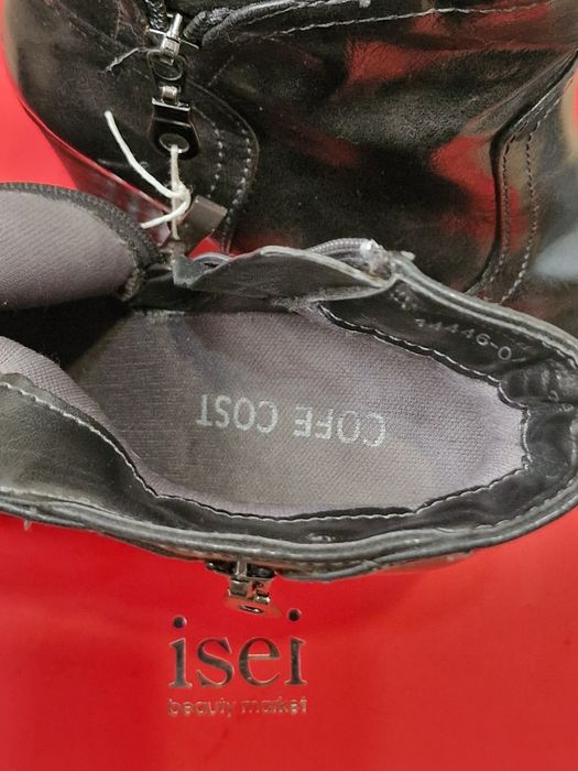 Чорні шкіряні черевики  бренду COFE COST, р36