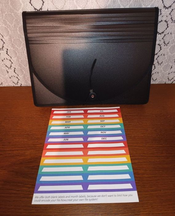 Teczka na dokumenty z przegródkami