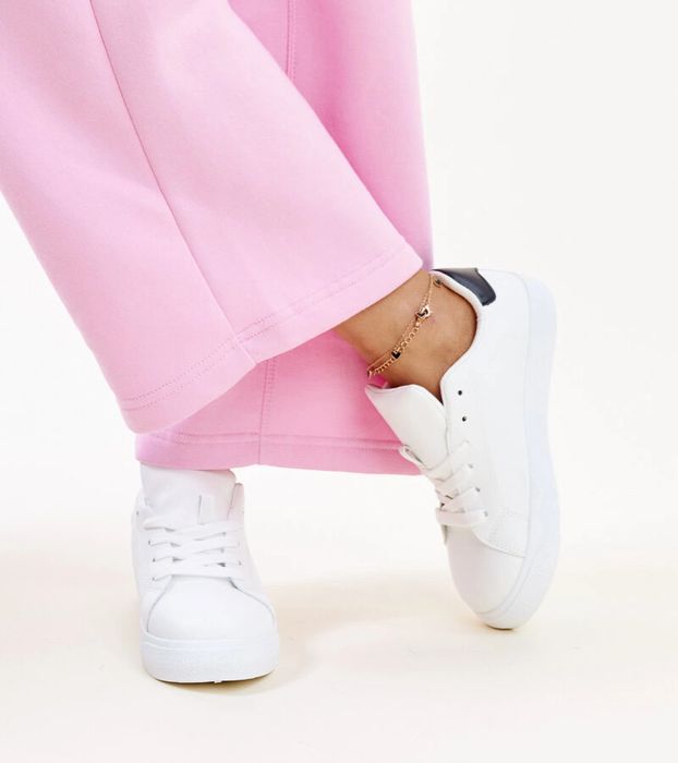 Biało-czarne sneakersy Akila