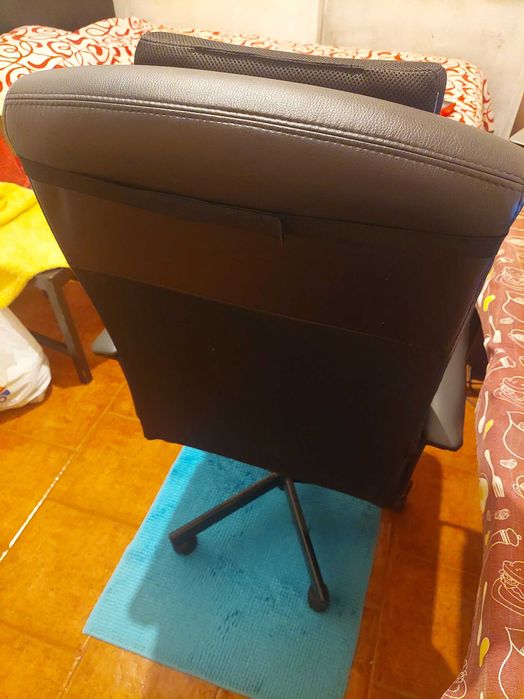 Cadeira escritório preta IKEA modelo MILLBERGET