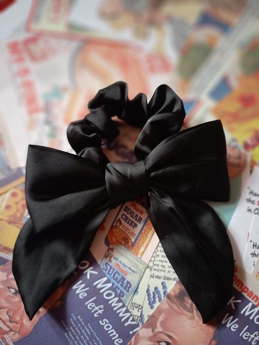 gumka scrunchie kokardą kokardka do włosów