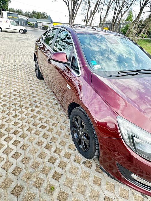 samochod osobowy Opel