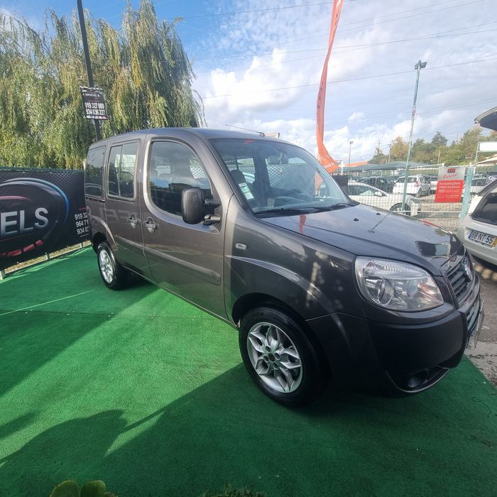 Fiat Doblo (7 lugares)