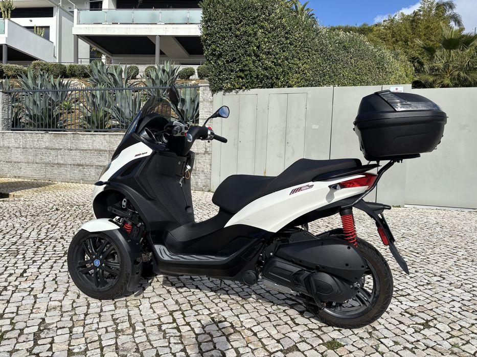 Piaggio MP3 300 só com 1500 kms