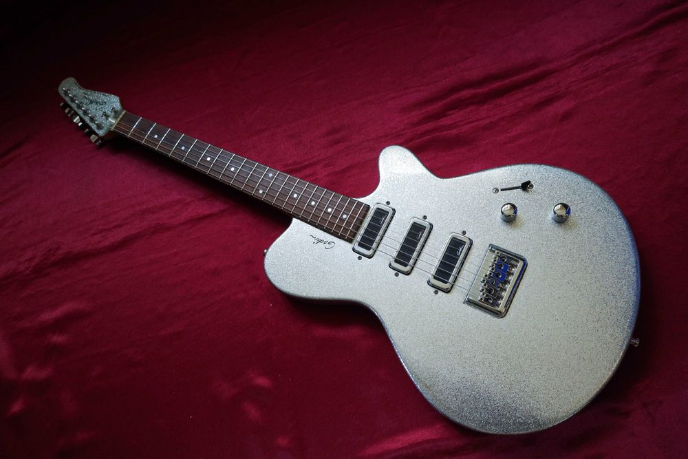 Godin Triumph Silver Sparkle