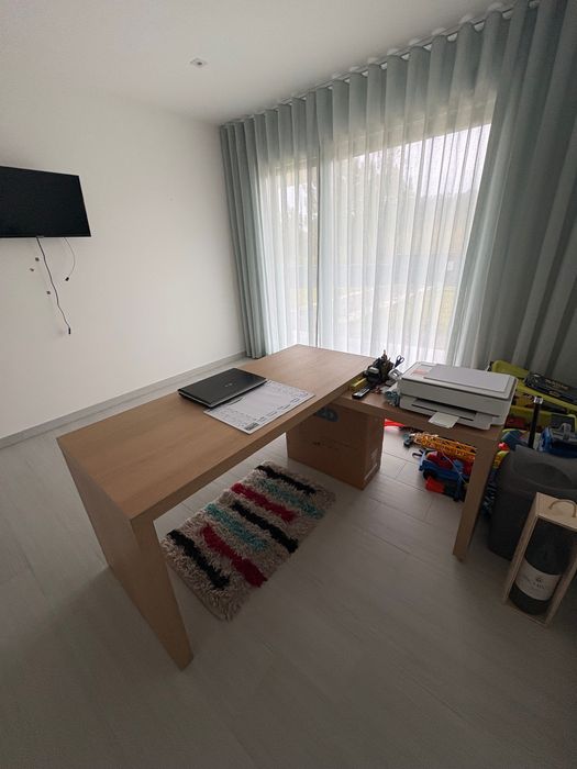 Secretária de quarto em L