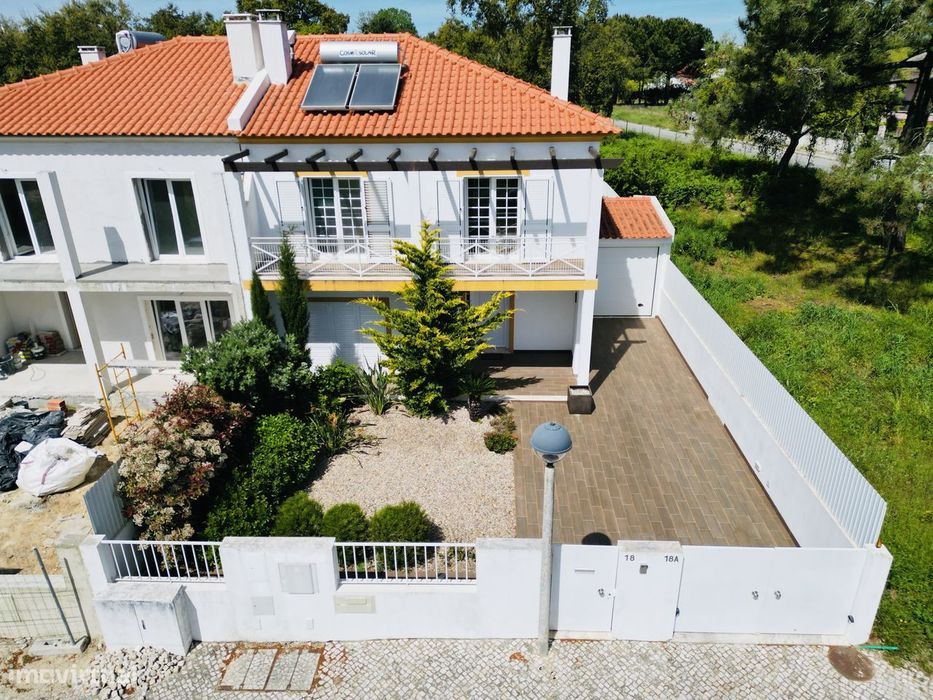 Moradia t3 garagem box jardim Charneca da Cotovia Sesimbra