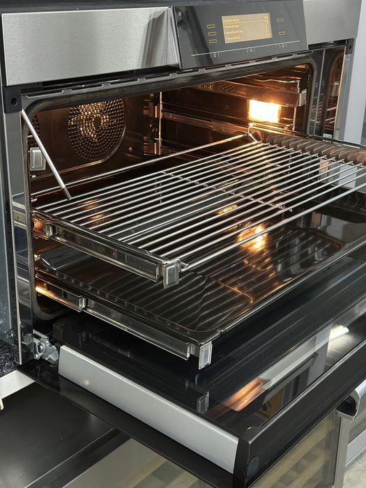 Духова шафа Miele H 5981 BP | з піролізом та конвекцією з парою