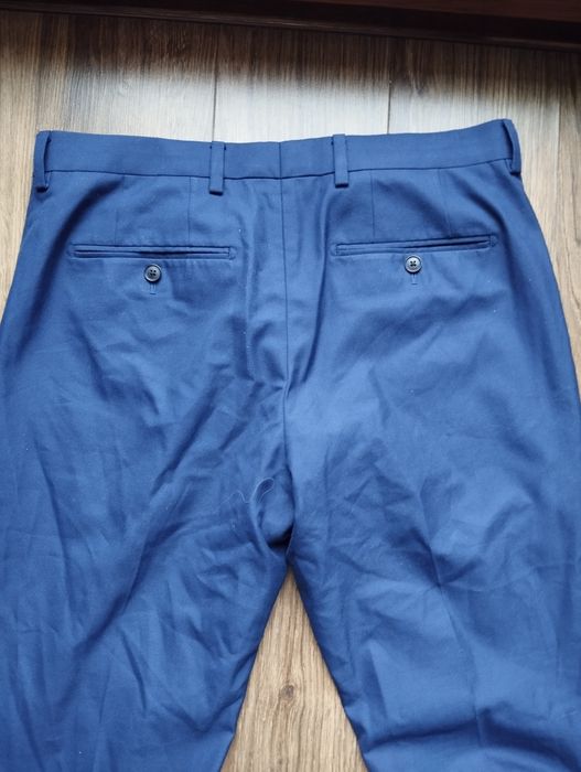 Lekkie eleganckie spodnie w kant slim fit rozm S