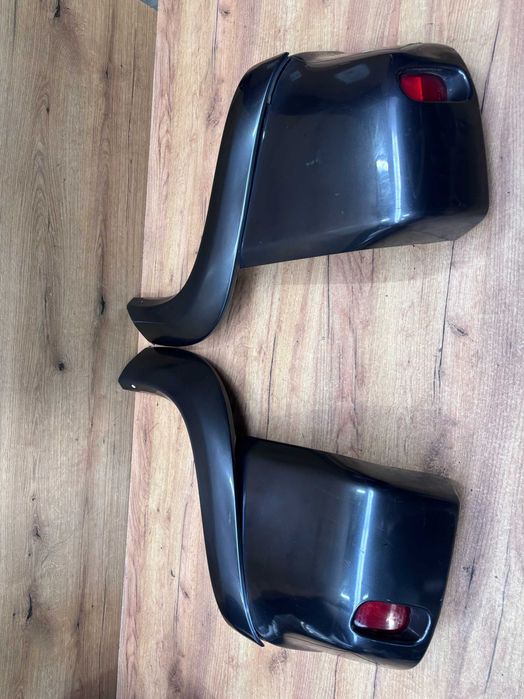 Narożnik zderzaka tylnego lewy prawy Toyota Rav4  kolor 1e0