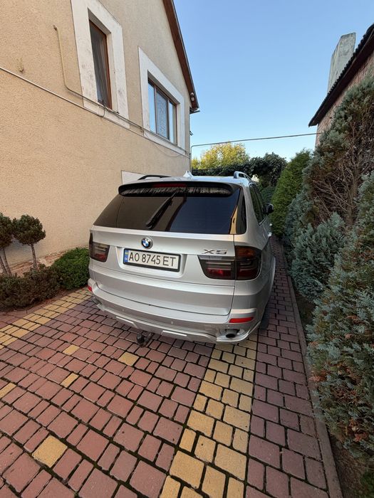 BMW X5 E70 ………..