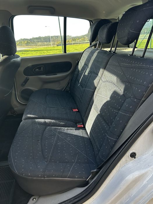 Renault Clio 1.6 Gasolina – 5 Portas – 2001 – Económico e Fiável