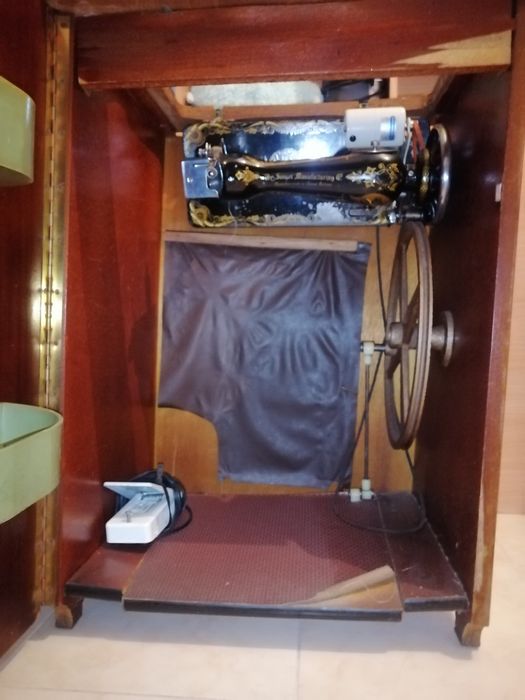 Máquina de Costura Singer