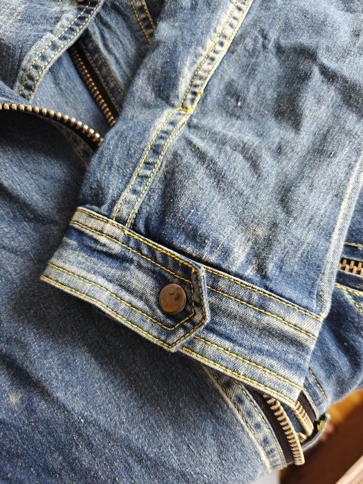 Niepowtarzalna kurtka jeansowa z ćwiekami. Nowa, rozmiar S