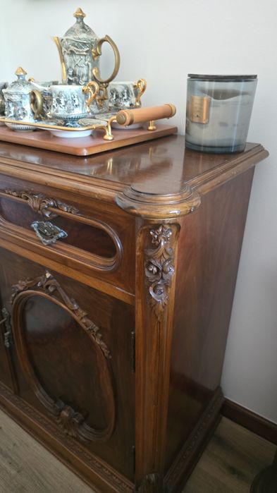 Aparador Antigo Estilo Louis XV / Provençal Francês – Raiz de Nogueira
