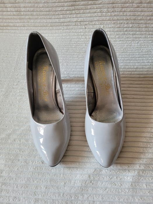 Czółenka popielate rozm 38 Kamex but