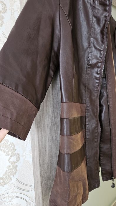 Шкіряна куртка, плащ, пиджак