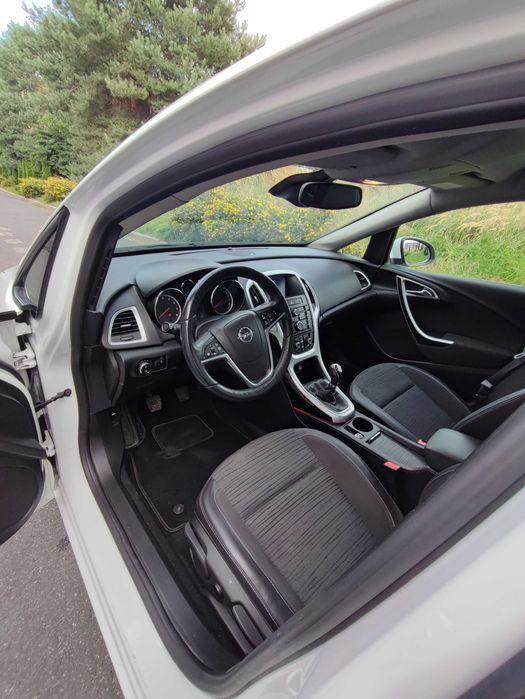 Opel Astra J 2014 1.4T 140km/170tys.km/pdc/tempomat