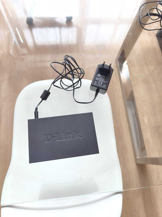 Switch Gigabit 8 Portas D-Link DGS-108 (Caixa Metálica) + Transformador