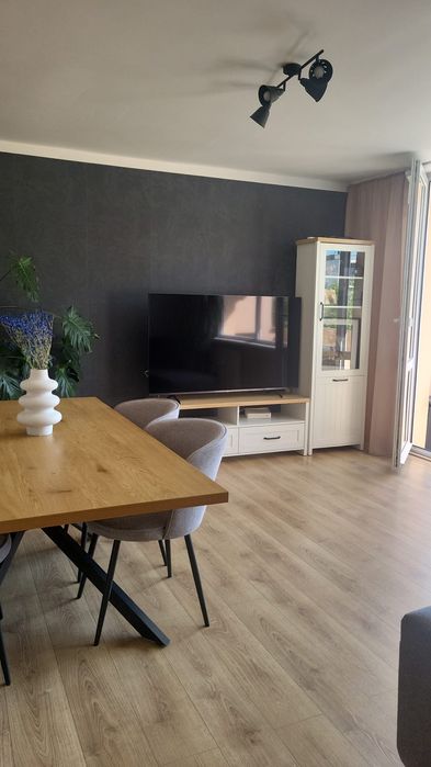 Jasne, 3-pokojowe mieszkanie 62 m² z klimatyzacja i dużym balkonem.