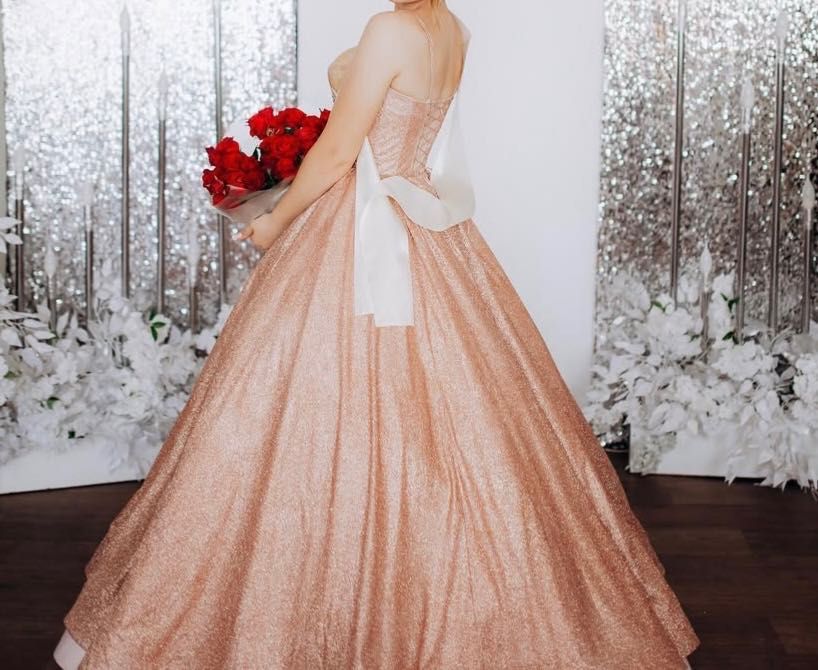 Сукня (випускна )