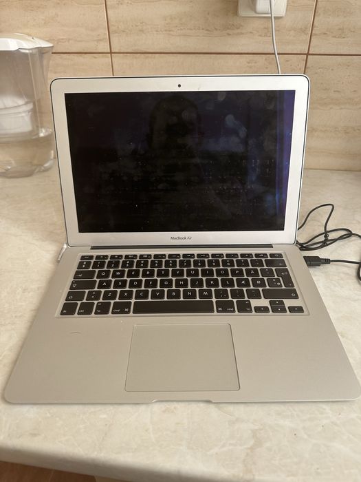 Apple Macbook Air 2011