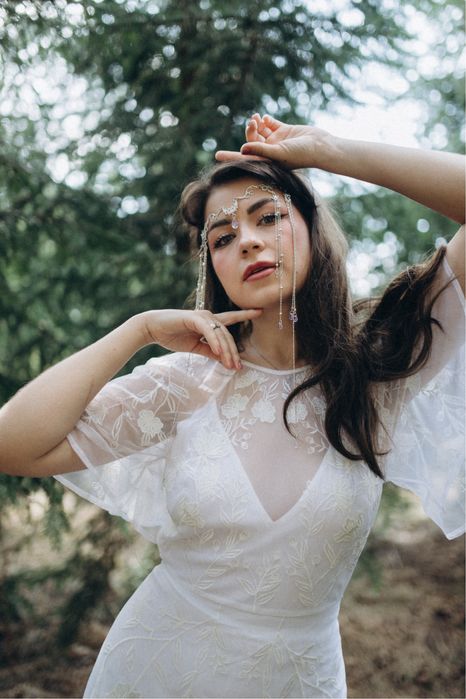 Весільна сукня біла