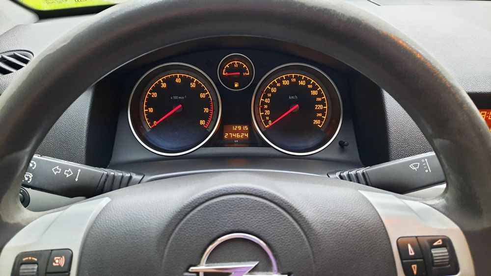 samochód Opel Astra III