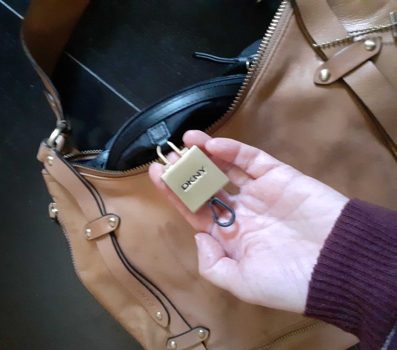 Mala DKNY Donna Karan camel pele