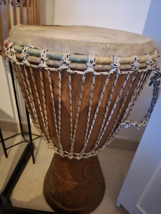 Djembe Tradicional de Angola – Madeira e Pele Natural