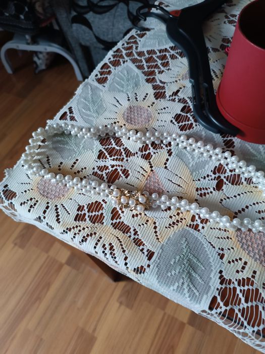 Elegancki pasek z pereł