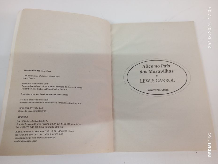 Livro " Alice no país das maravilhas "