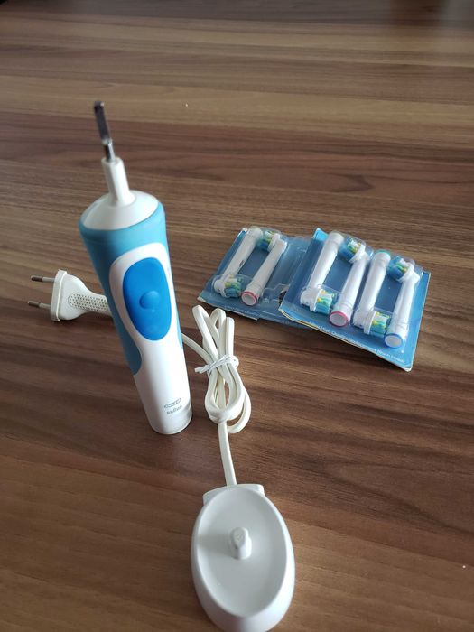 Escova de dente elétrica Oral Braum