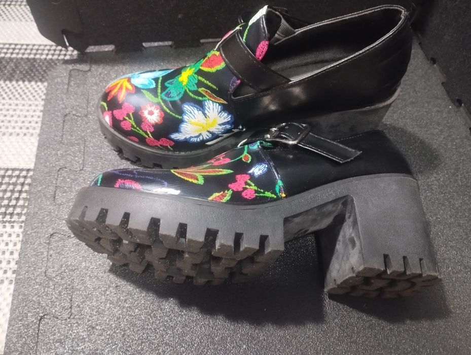 Жіночі туфлі на підборах