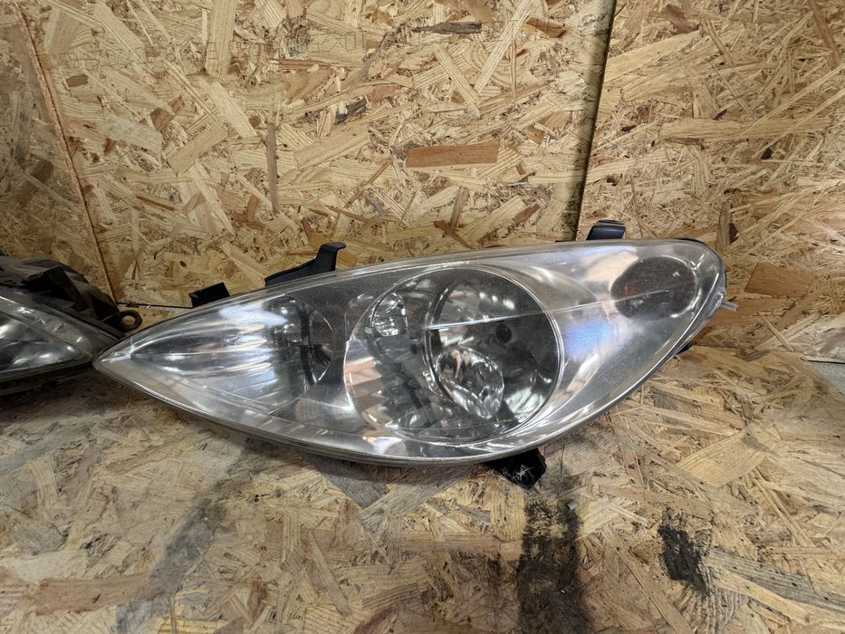 Передні фари оптика peugeot 307 пежо 307