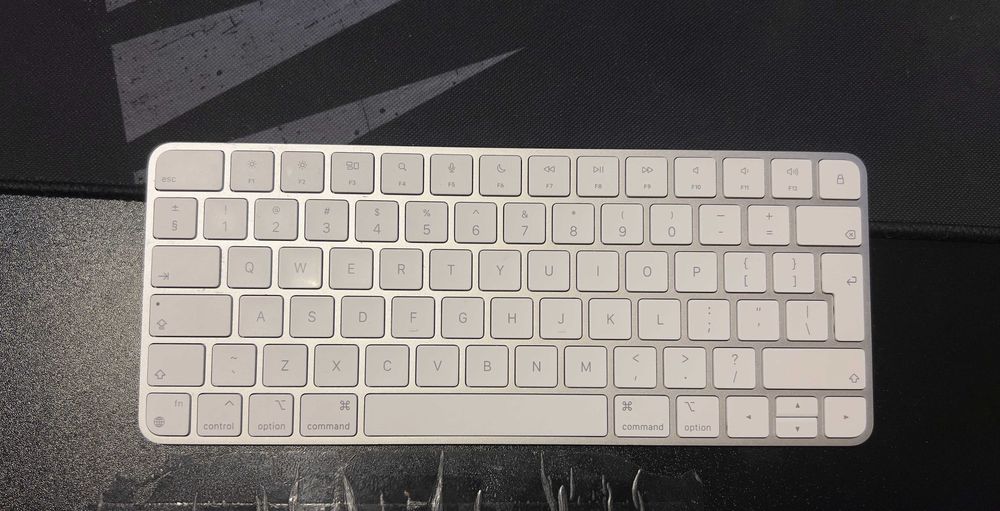 Apple Magic Keyboard A2450, oryg. pudełko, 100% sprawna