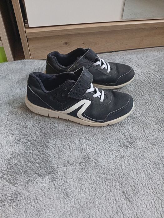 Czarno białe buty sportowe adidasy na rzep Decathlon r..36,  wkładka 23