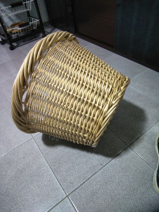 Poceiro / cesto em verga