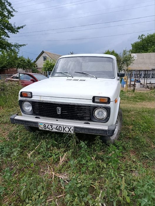 Продам автомобіль Нива