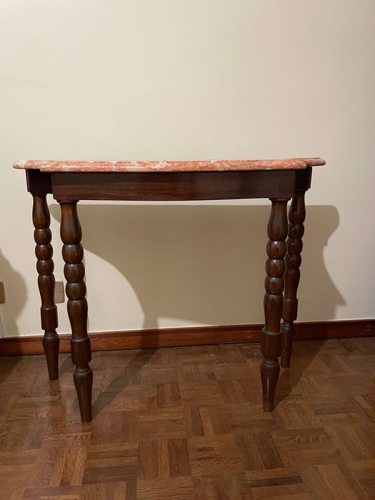 Mesa de entrada em mármore
