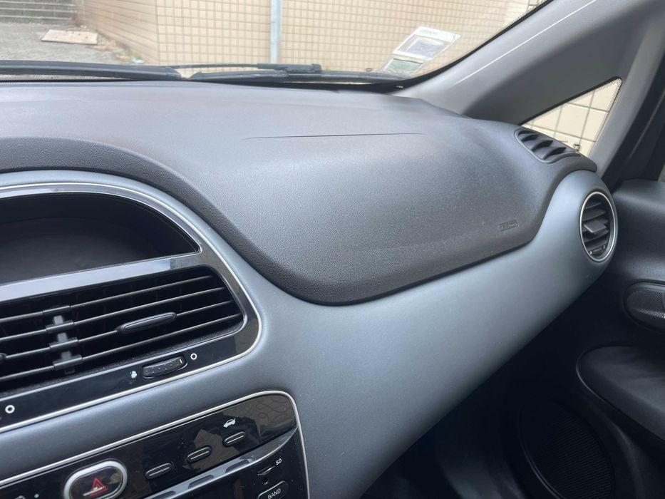 Fiat Punto Evo 2011 usado e bem estimado
