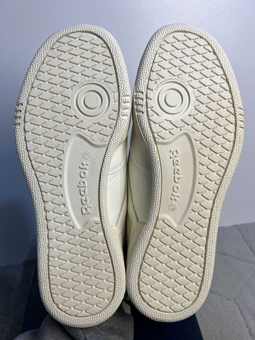 Buty damskie białe skórzane trampki Reebok Club C 85, rozmiar 38,5