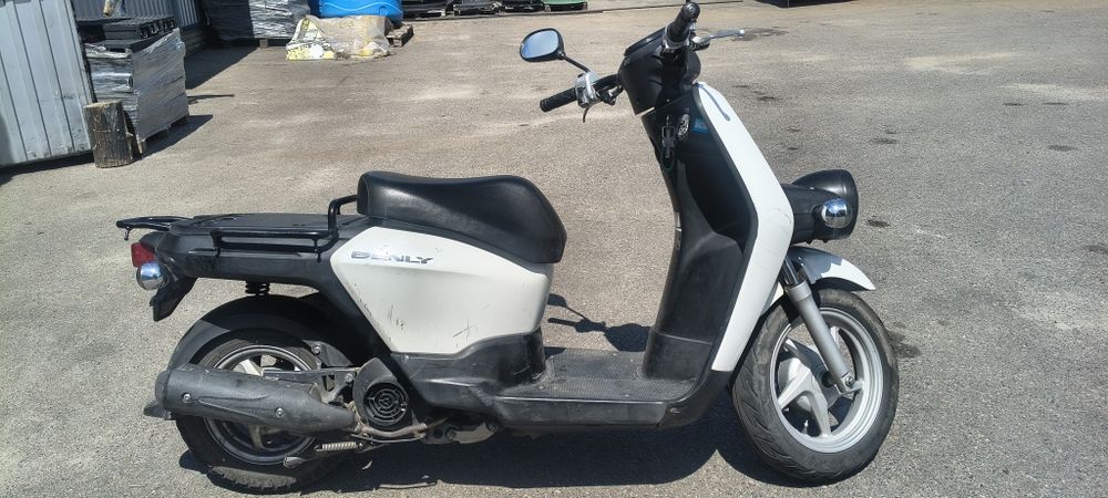 Продам мопеда хонда бенлі 50