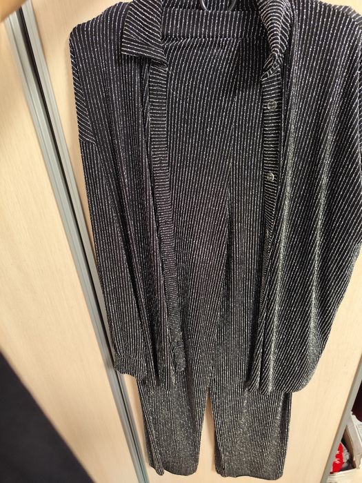 Костюм нарядный блестящий