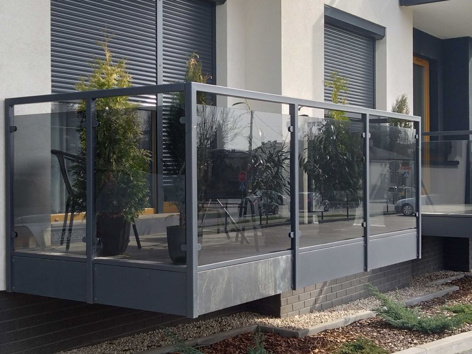 Balustrady balkonowe, balkon, barierki, balkon z blachy perforowanej