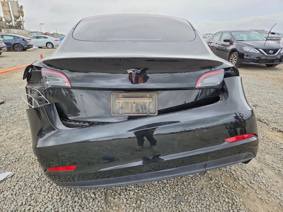 Продам Tesla Model 3 2023