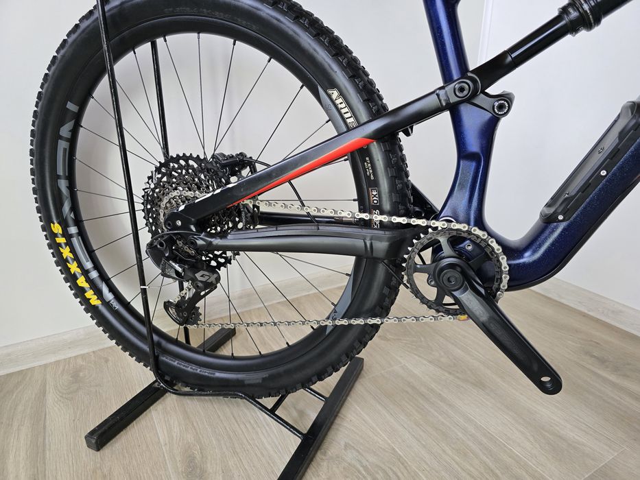 Карбоновий трейл двухпідвіс Specialized Camber FSR