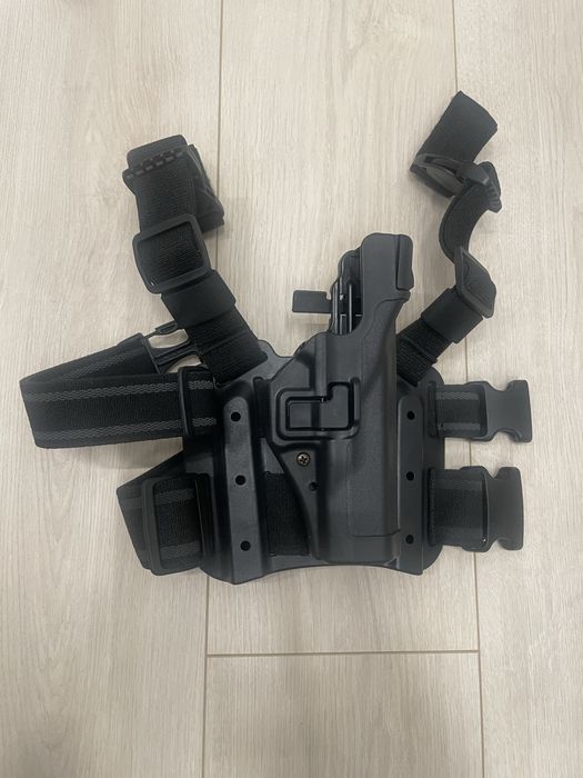 Кобура на стегно BLACKHAWK