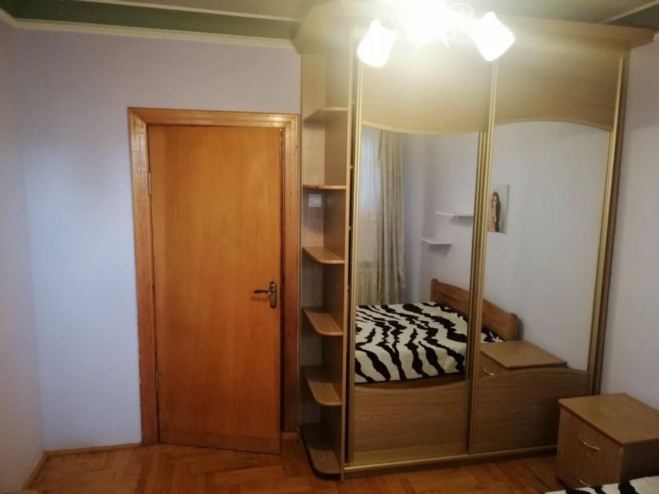 Довгостоково здається однокімнатна р-н ЖД вокзалу. Власник