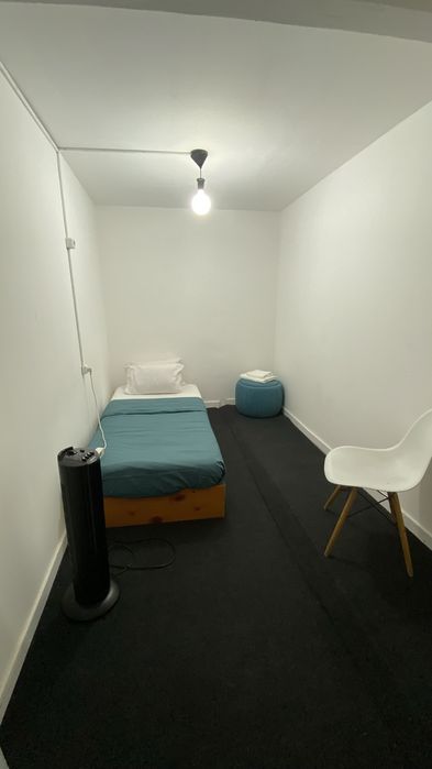 Quarto com casa de banho partilhada  (sem calção )